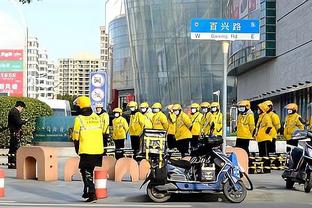 沃恩：施罗德是一名努力竞争的球员 我期待执教他